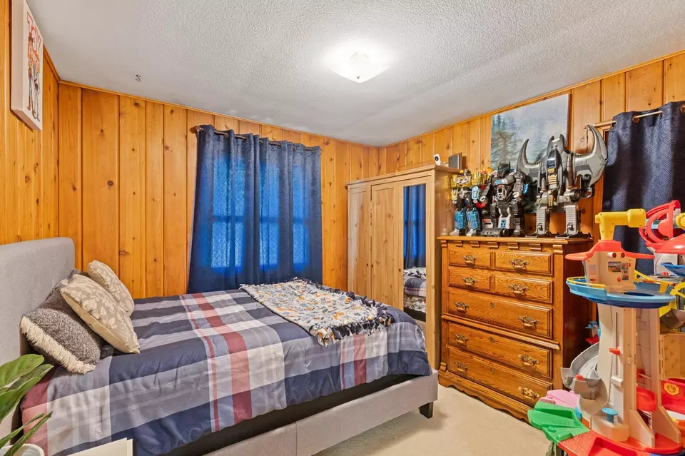 Bedroom - 2104 W 140th St, Burnsville, MN 55337 photo 5 of 10