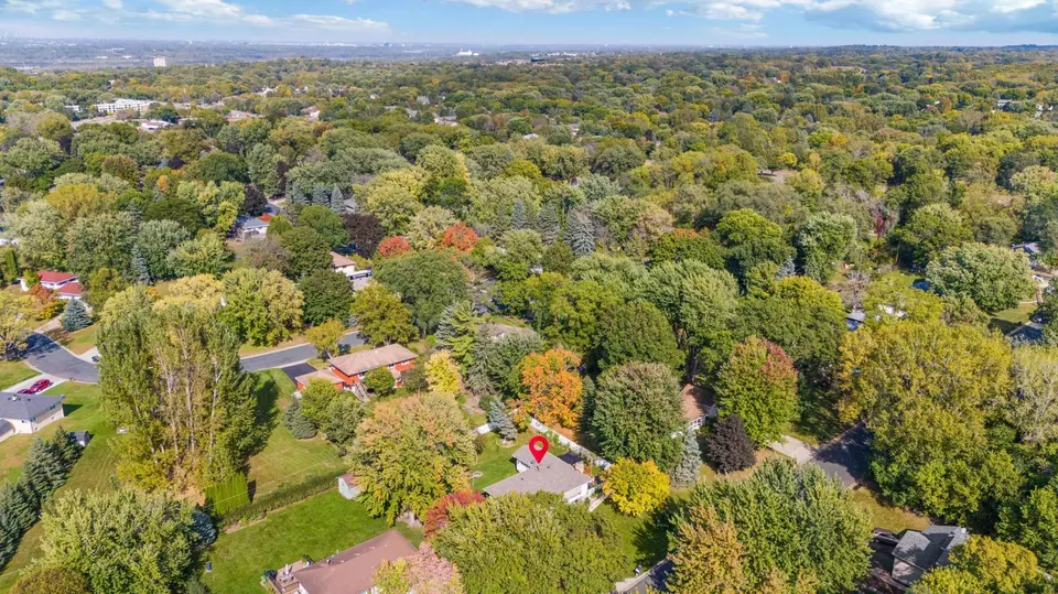 View/Area - 2104 W 140th St, Burnsville, MN 55337 photo 3 of 4
