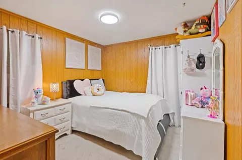 Bedroom - 2104 W 140th St, Burnsville, MN 55337 photo 1 of 10