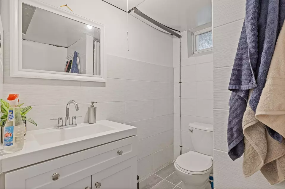 Bath - 2104 W 140th St, Burnsville, MN 55337 photo 2 of 2