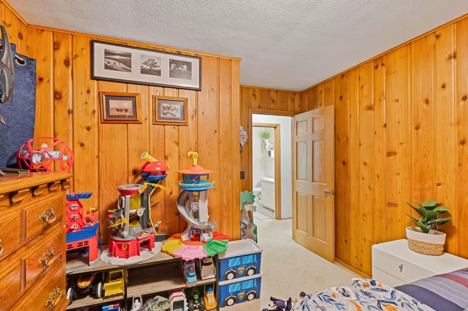 Bedroom - 2104 W 140th St, Burnsville, MN 55337 photo 6 of 10