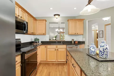 15675 Flackwood Way, Apple Valley, MN 55124