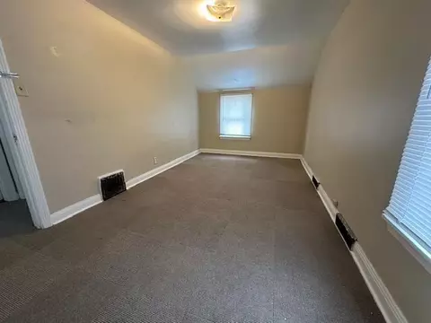 Bedroom - 607 10th Ave SW, Austin, MN 55912 photo 2 of 2