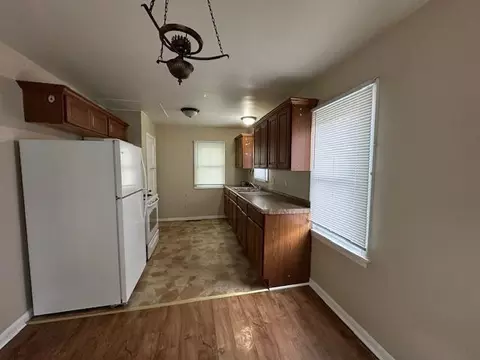 Kitchen - 607 10th Ave SW, Austin, MN 55912 photo 1 of 3