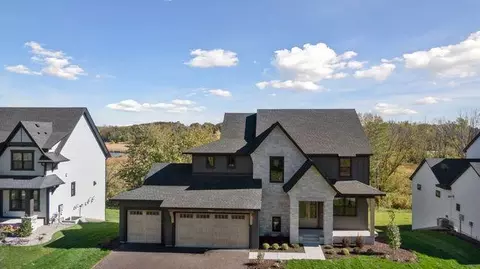 Exterior - 9511 Eagle Ridge Rd, Chanhassen, MN 55317 photo 3 of 4