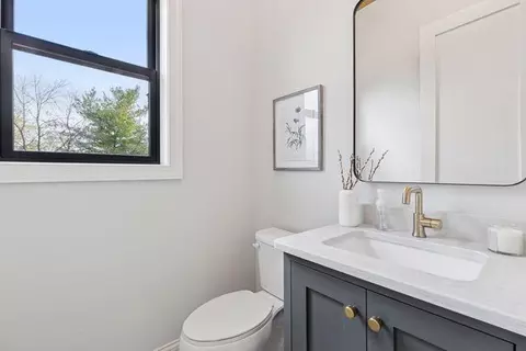 Bath - 9511 Eagle Ridge Rd, Chanhassen, MN 55317 photo 1 of 11