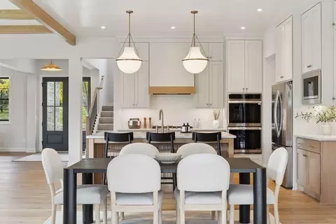 Dining - 9511 Eagle Ridge Rd, Chanhassen, MN 55317 photo 3 of 4