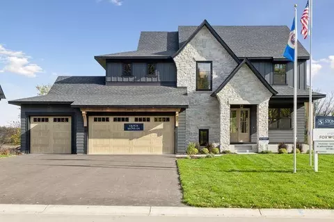 Exterior - 9511 Eagle Ridge Rd, Chanhassen, MN 55317 photo 2 of 4