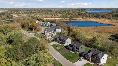 View/Area - 9511 Eagle Ridge Rd, Chanhassen, MN 55317 photo 2 of 2