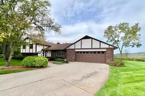 4336 Lookout Ln, Red Wing, MN 55066