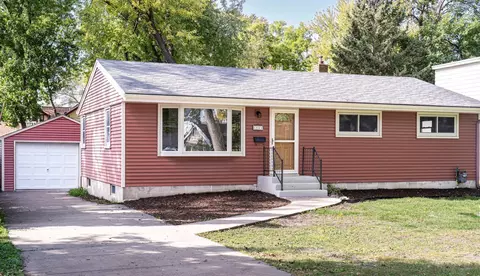 1821 Malvern St, Lauderdale, MN 55113