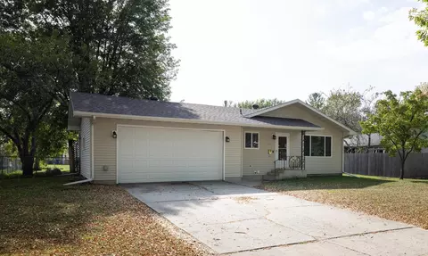 1923 22nd Ave S, Moorhead, MN 56560