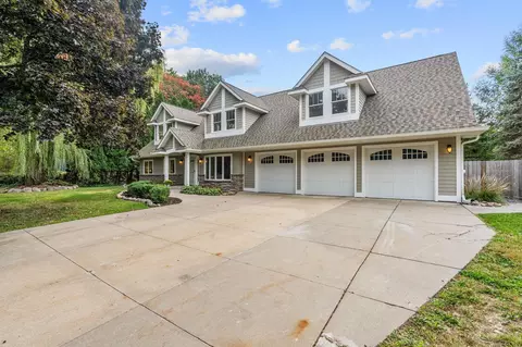 7801 W 86th St, Bloomington, MN 55438