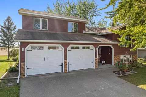 205 Nicholas Dr, Lewiston, MN 55952