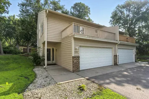 5392 W Old Shakopee Cir, Bloomington, MN 55437