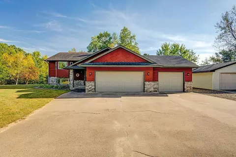 38413 Woodduck Ln, North Branch, MN 55056