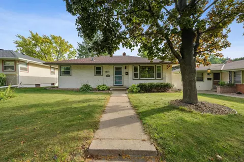2176 6th St E, Saint Paul, MN 55119