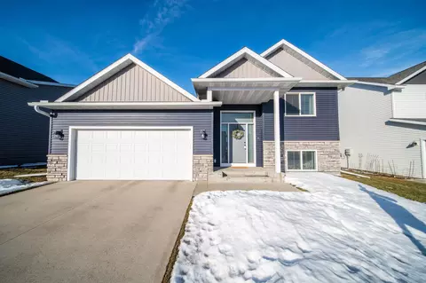 6133 51st St NW, Rochester, MN 55901