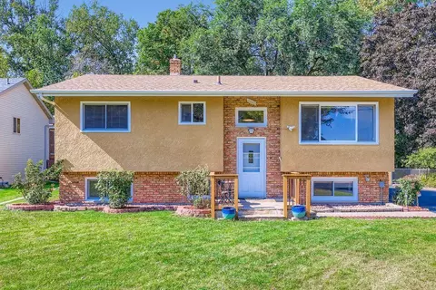 2561 Edgerton St, Little Canada, MN 55117