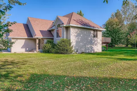 38125 Fieldstone Dr, North Branch, MN 55056