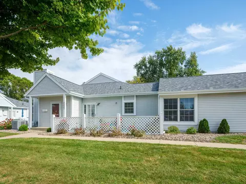 2223 Valleyhigh Dr NW, Rochester, MN 55901