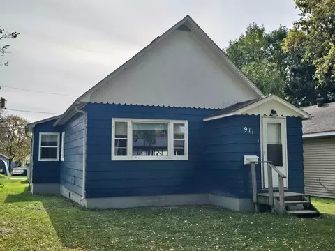 911 7th St, International Falls, MN 56649