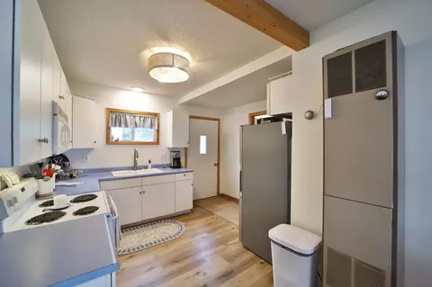 Kitchen - 13938 Weidel Point Rd, Brainerd, MN 56401 photo 2 of 4
