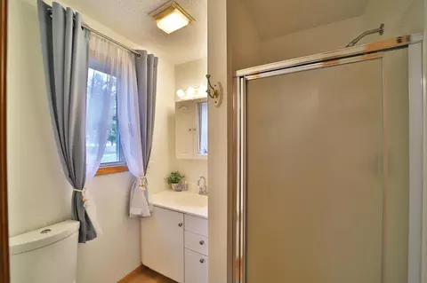 Bath - 13938 Weidel Point Rd, Brainerd, MN 56401 photo 1 of 2