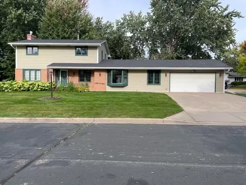 6096 Birchwood Rd, Woodbury, MN 55125
