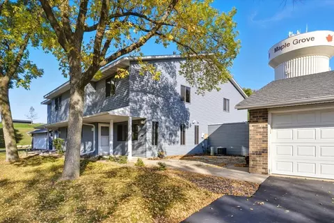 9477 Ranchview Ln N, Maple Grove, MN 55369