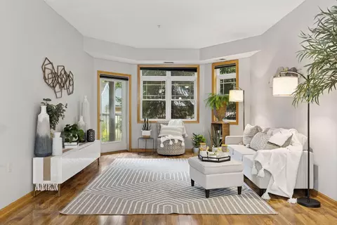 2530 E 34th St #111, Minneapolis, MN 55406