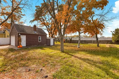 38 Prairie Ave, Faribault, MN 55021 photo 3