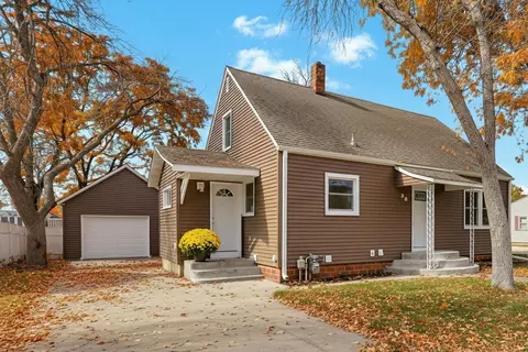 38 Prairie Ave, Faribault, MN 55021