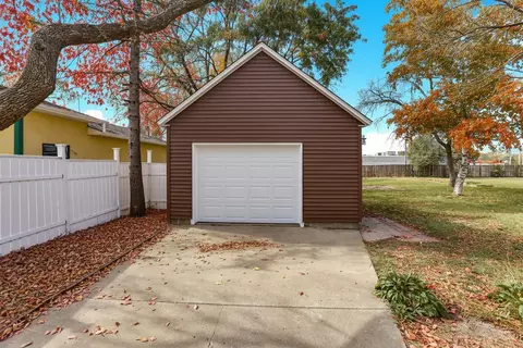 38 Prairie Ave, Faribault, MN 55021 photo 2
