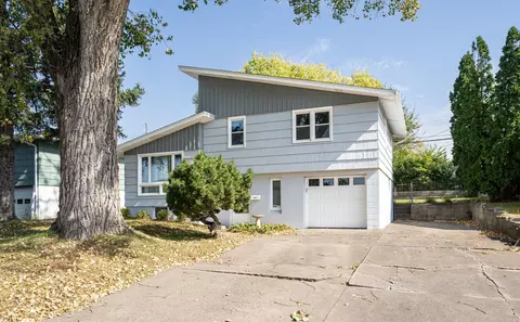 5207 7th St NE, Columbia Heights, MN 55421