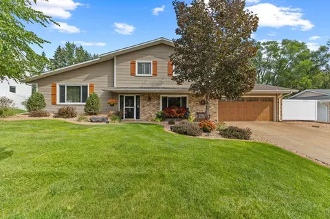 8355 Foothill Rd S, Cottage Grove, MN 55016