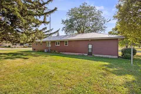 202 8th St W, Winthrop, MN 55396 photo 25