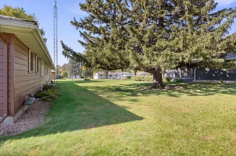 202 8th St W, Winthrop, MN 55396 photo 24