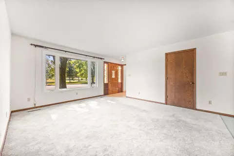 202 8th St W, Winthrop, MN 55396 photo 8