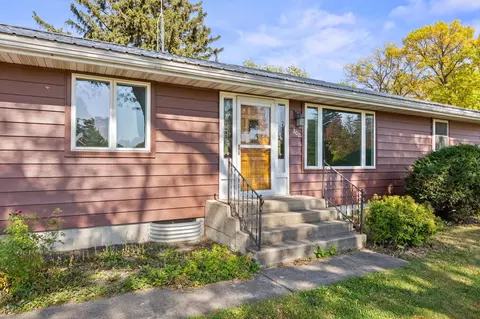 202 8th St W, Winthrop, MN 55396 photo 3