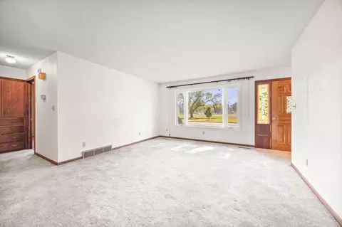 202 8th St W, Winthrop, MN 55396 photo 7