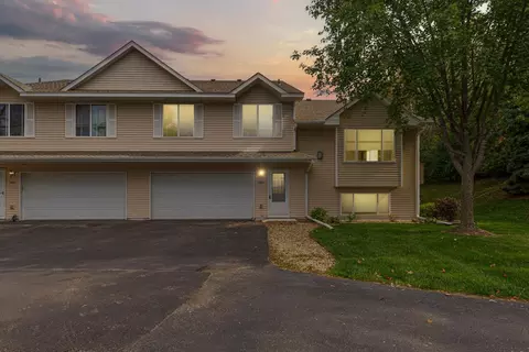1465 S Trail Cir, Faribault, MN 55021