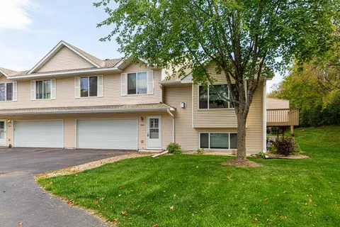 Exterior - 1465 S Trail Cir, Faribault, MN 55021 photo 4 of 6
