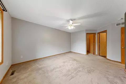 Bedroom - 1465 S Trail Cir, Faribault, MN 55021 photo 6 of 9