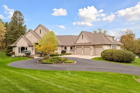 266 Troon Ct, Hudson, WI 54016