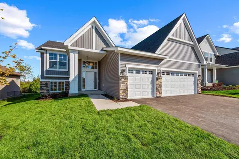 1949 S Lusitano St, Shakopee, MN 55379
