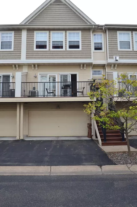 4353 Victor Path #6, Hugo, MN 55038