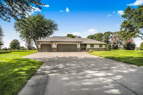 624 Park Ave SE, Pierz, MN 56364