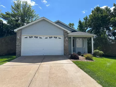 8000 Benjamin St NE, Spring Lake Park, MN 55432