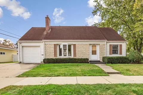 319 3rd St SW, Faribault, MN 55021